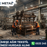 Velimeşe Organize Sanayi Bölgesi'ndeki bir tekstil fabrikasında, İSG uzmanı Hak Metal ekipleri devasa dokuma ve ram makinelerinin sökümünü gerçekleştiriyor.